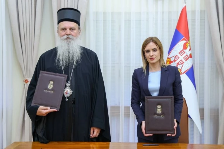 Milica Đurđvić Stamenkovski i mitropolit Teodosije potpisali sporazum o podršci ugroženima na KiM