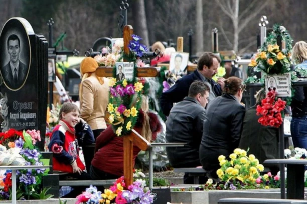 U SUBOTU SU DUHOVSKE ZADUŠNICE: Evo šta je potrebno da pripremite na vreme