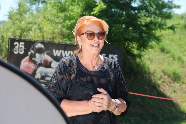 Ćana pred koncert na Tašmajdanu stigla na strelište Alpha