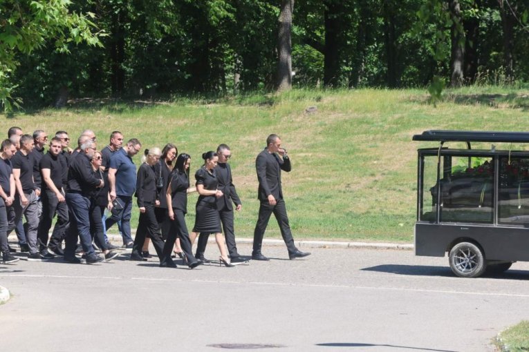 Udovica Jelena sa članovima porodice