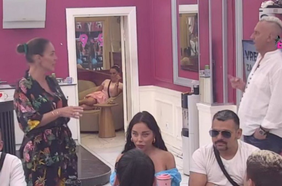 EVO ŠTA JE POKUŠALA DA SAKRIJE U ŠEJKERU! Bruka i sramota, takmičarka u OZBILJNOM PROBLEMU?! (GALERIJA)
