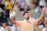 PRAVI DŽENTLMEN! Novak se hitno oglasio - ovako je čestitao mladoj Ruskinji (FOTO)