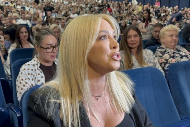MILICA TODOROVIĆ U OGROMNOM MINUSU: Šokantne brojke o zaradi pevačice - ZAVRTEĆE VAM SE U GLAVI!