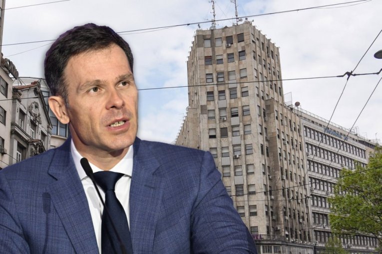 "БИЛБОРД БУДЕТ СНЯТ!" Мали: Нам это ставят в упрек те, кто разрушил тысячи фасадов и образование