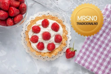 STARINSKI SRPSKI KOLAČ SA JAGODAMA KOJI SU BAKE PRAVILE MRSNIM DANIMA: Jednostavna domaća poslastica čiji ukus se ne zaboravlja