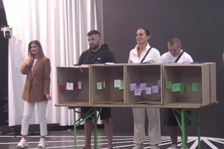 ZVANIČNA ODLUKA ŠOKIRALA NACIJU: Asmin Durdžić se POZDRAVIO sa njom, MOMENTALNO je napustio Belu kuću!