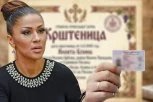 POLICIJA JE ODVELA U LAZU LAZAREVIĆ: Mina Kostić rođena pod jednim imenom, predstavlja se drugim, a ovo joj stoji u ličnoj karti!