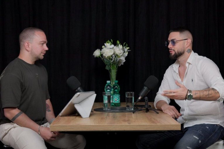 Xander/Hotcast/Ognjen Bogdanović