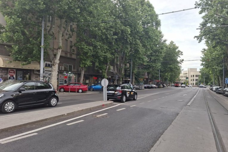 Bahato parkiranje službenog vozila