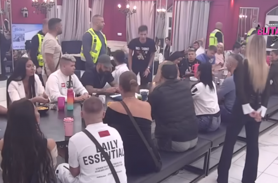 OBEZBEĐENJE JEDVA OBUZDALO PODIVLJALOG ASMINA! Voditeljka prebledela od straha, nastao neviđeni LOM tokom emisije!