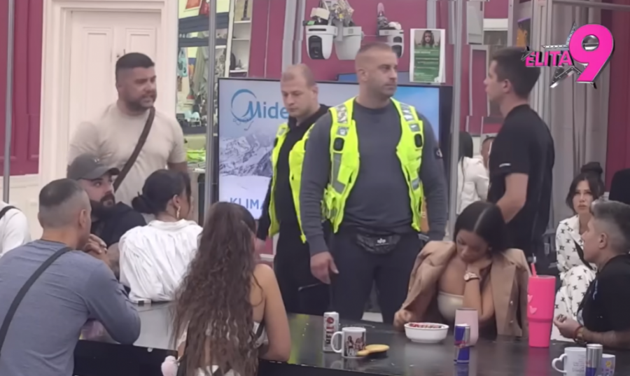 OBEZBEĐENJE JEDVA OBUZDALO PODIVLJALOG ASMINA! Voditeljka prebledela od straha, nastao neviđeni LOM tokom emisije!
