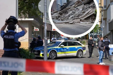 Obrušio se krov od 40 metara na šetalištu u Nemačkoj (VIDEO)