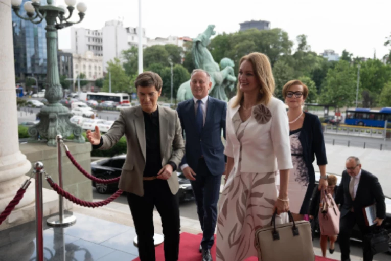 TEŽAK DAN ZA BLOKADERE: Potpredsednica Tise posetila Beograd - pozvala Anu Brnabić u Budimpeštu