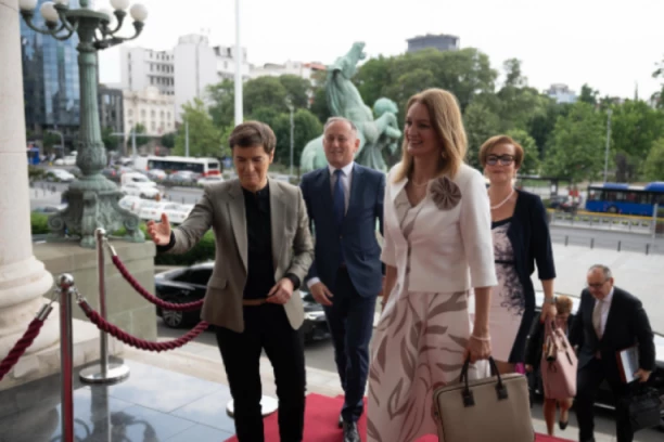 TEŽAK DAN ZA BLOKADERE: Potpredsednica Tise posetila Beograd - pozvala Anu Brnabić u Budimpeštu