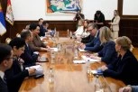 "POSTOJI ZNAČAJAN PROSTOR ZA PROŠIRENJE SARADNJE": Vučić se sastao sa predsednicom Senata Uzbekistana (FOTO)