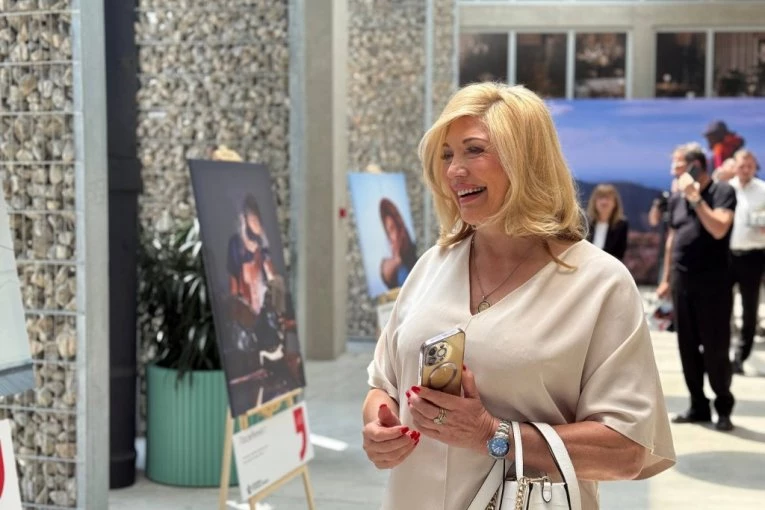 "RADOVALA SAM SE KAD SAM DOBILA 100 DINARA" Šok-priznanje Suzane Mančić bacilo javnost u trans, ovo se NIJE ZNALO: Prija mi da sam devojka (VIDEO)