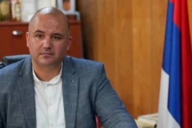 PREDSEDNIK OPŠTINE PLJEVLJA DAO IZJAVU POLICIJI: Saslušan zbog gusala i pevanja srpskih pesama!