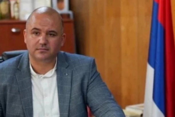 PREDSEDNIK OPŠTINE PLJEVLJA DAO IZJAVU POLICIJI: Saslušan zbog gusala i pevanja srpskih pesama!
