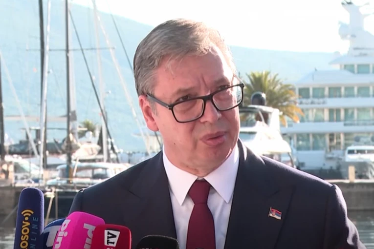 "VERUJEM DA SMO OTVORILI NOVA POLJA SARADNJE I VAŽNE PROJEKTE!" Vučić o razgovoru sa Micotakisom u Tivtu!