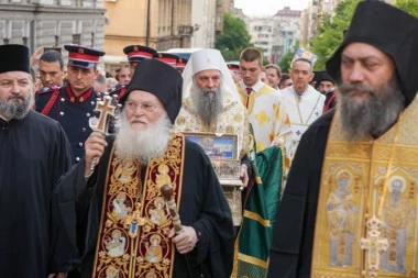 NOVI NAČIN POKLONJENJA SVETINJI: Vernici će prolaziti ispod Časnog pojasa Presvete Bogorodice