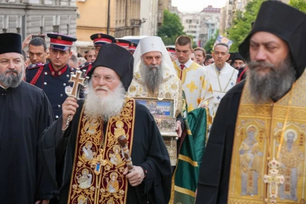 NOVI NAČIN POKLONJENJA SVETINJI: Vernici će prolaziti ispod Časnog pojasa Presvete Bogorodice