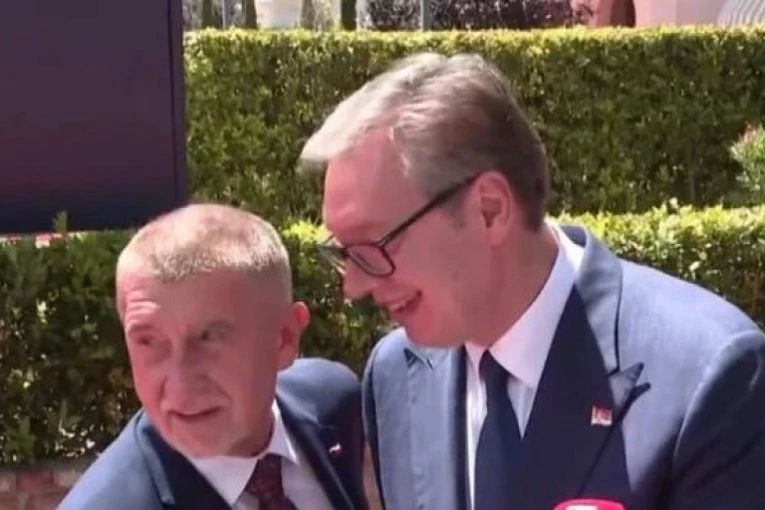 NASMEJALI SU ČITAVU EVROPU! Babiš prekinuo Vučića usred obraćanja, ovaj momenat ne smete propustiti!