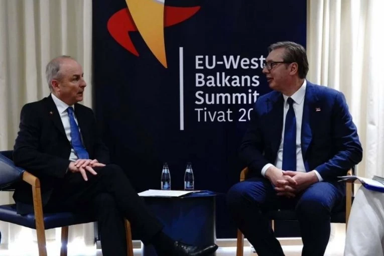 VUČIĆ U TIVTU RAZGOVARAO SA PREMIJEROM IRSKE! U fokusu razgovora proširenje EU! (FOTO)