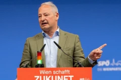 BRUKA U AUSTRIJI! Mentor blokadera i opozicije DRŽAO NAM LEKCIJE o slobodi medija, a sada je UGASIO 1.000 RADNIH MESTA!