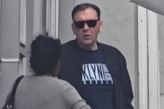 KASPER HITNO DOJURIO U "LAZU", STIGLA I SESTRA MINE KOSTIĆ! Zajedno došli u posetu, evo šta se dešava na psihijatriji! (VIDEO)