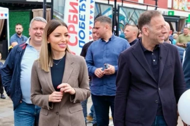 "DRŽAVA ĆE I DALJE BITI POUZDAN PARTNER": Mesarović posetila Obrenovčane i razgovarala sa malim privrednicima