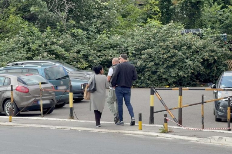 Porodica Mine Kostić, Mane Ćuruvija i pevačicina sestra