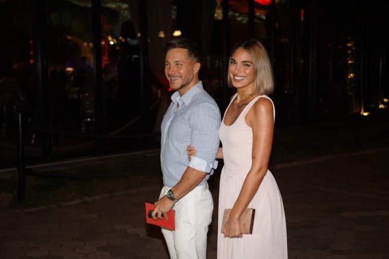 SAŠA KOVAČEVIĆ UPLAŠEN ZA STANJE TRUDNE SUPRUGE! Čuo šta može da joj se desi, nije verovao da će se ovako ponašati u drugom stanju!