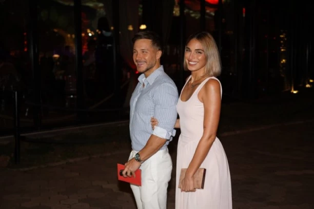 LEPA ZORANA UZELA SAŠINO PREZIME: Pogledajte novi snimak s venčanja - ovako mu je izgovorila sudbonosno "da" (VIDEO)