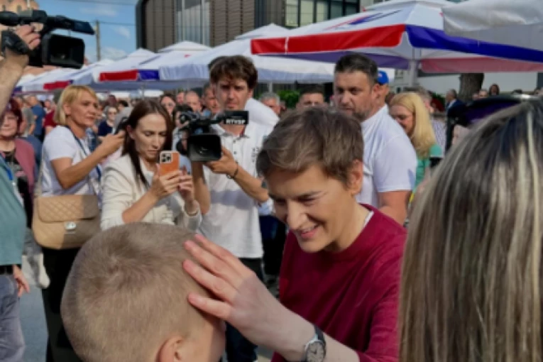 "Nepokolebljivo jedinstvo i snaga srpskog naroda" - Brnabić čestitala Srpskoj listi!
