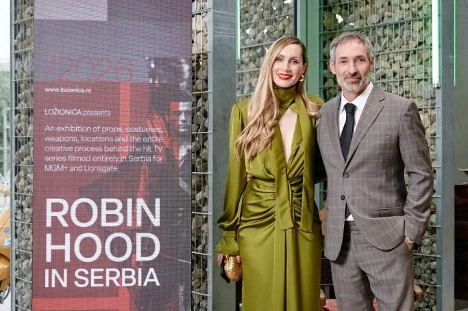 ZAVIRITE U SVET IZA KAMERE GLOBALNOG HITA: Izložba “Robin Hud u Srbiji“ svečano otvorena u Beogradu