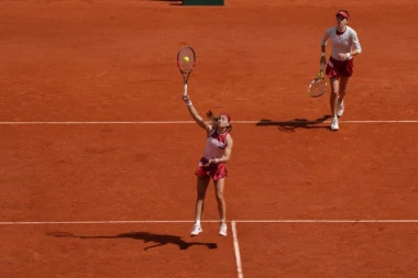 NIKAKO NE MOŽE DA POSTANE GREND SLEM ŠAMPIONKA! Krunićeva glatko poražena u finalu Rolan Garosa!