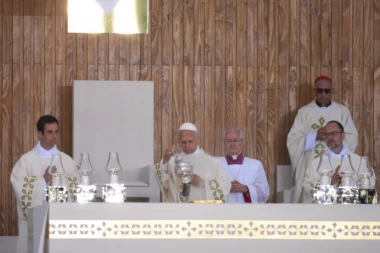 KAO DA JE VANREDNO STANJE! Evo koliko će pripadnika snaga bezbednosti angažovati država zbog POSETE PAPE LAVA