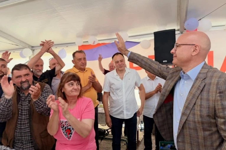 "BLOKADERI SU NA SVAKI NAČIN POKUŠALI DA UNESU ZLU KRV U NAROD - NISU USPELI"! Vučević pozvao građane Topole da MASOVNO IZAĐU NA IZBORE