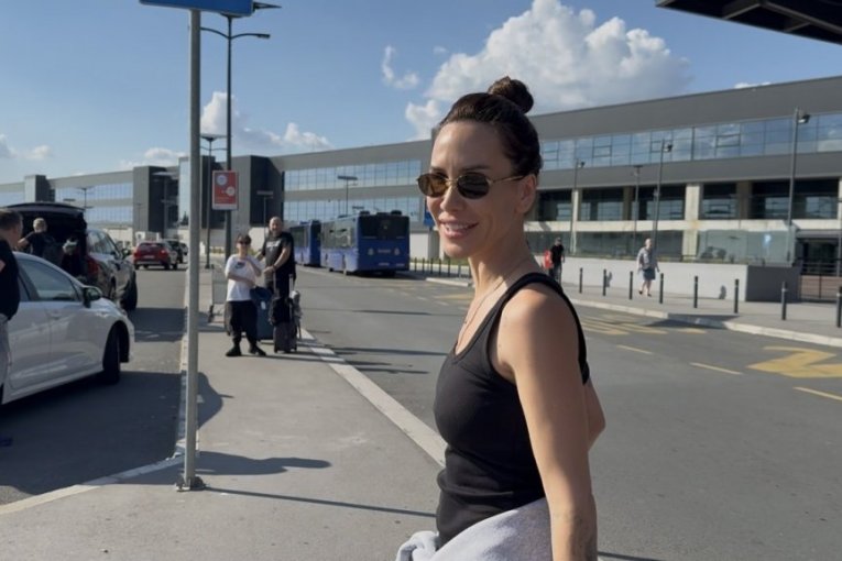 Nikolija Jovanović, pevačica