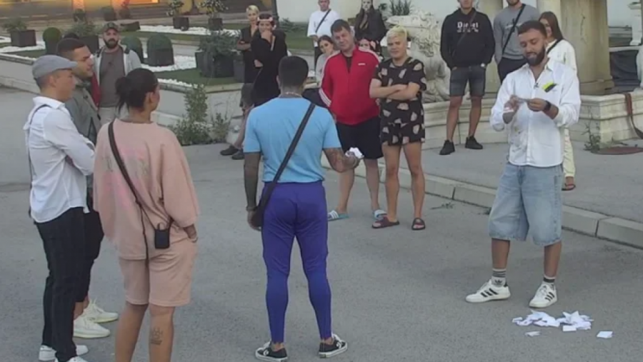 MIKI DUDIĆ NAPUSTIO "ELITU": Zlata i mali Peja hitno doleteli u Šimanovce - poznato šta je s decom! (VIDEO)