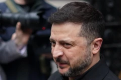 ZELENSKOM ĆE ODUZETI NAJVIŠE ODLIKOVANJE OVE ZEMLJE: Predsedniku prekipelo, evo zašto se sada sveti KIJEVU