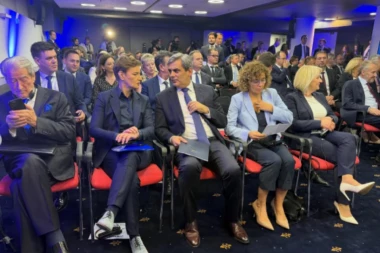 "SRBIJA JE DALEKO SPREMNIJA ZA ČLANSTVO U EU NEGO NEKE ZEMLJE U VREME KAD SU JOJ PRISTUPILE"! Ana Brnabić na Panelu EPP u Sarajevu! (FOTO)
