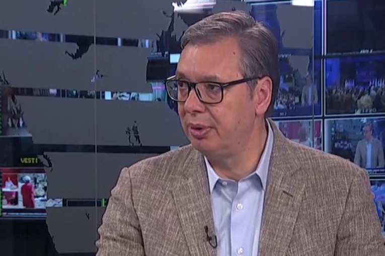 "NA RADIO BEOGRADU GOSTOVAO SAM PRE TAČNO 18 GODINA": Vučić: Žao mi je što moji protivnici iz tadašnjeg nastupa nisu nešto naučili (VIDEO)