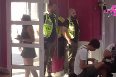 JAKŠIĆKA VAN SEBE, OBEZBEĐENJE REAGOVALO: MOMENTALNO napustila Belu kuću - BRUTALNO napala Lepog Miću! (VIDEO)