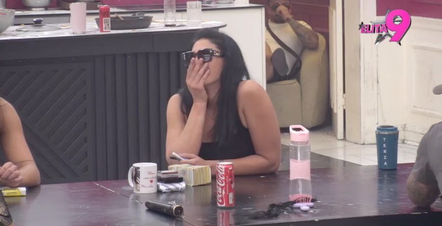 JAKŠIĆKA VAN SEBE, OBEZBEĐENJE REAGOVALO: MOMENTALNO napustila Belu kuću - BRUTALNO napala Lepog Miću! (VIDEO)