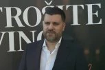 NEBOJŠA VOJVODIĆ SE SLOMIO PRED KAMERAMA: Na pomen pokojnog oca na ivici suza! (VIDEO)