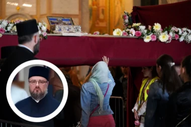 ČEMU SE MOGU NADATI NEPRAVOSLAVNI KOJI SU CELIVALI POJAS BOGORODICE U BEOGRADU! Otac Dejan o vekovnoj praksi Crkve
