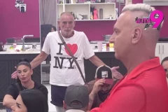 UNAKAŽEN LEPI MIĆA: Primio kovertu da IZDA najbližeg, svi ga NAPALI (VIDEO)