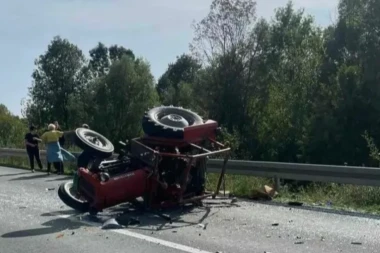 STRADAO MUŠKARAC IZ NOVOG PAZARA! Prevrnuo mu se traktor, nije mu bilo spasa!
