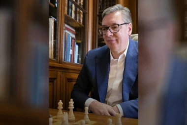 "NA RADIO BEOGRADU GOSTOVAO SAM PRE TAČNO 18 GODINA": Vučić: Žao mi je što moji protivnici iz tadašnjeg nastupa nisu nešto naučili (VIDEO)